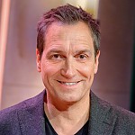 Dieter Nuhr – Bild: rbb/WDR/Herby Sachs Dieter Nuhr – Bild: rbb/WDR/Herby Sachs