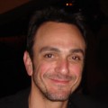 Hank Azaria – Bild: nick aleck at http://flickr.com/photos/nickslastresort/, Hankazaria05, CC BY 2.0 Hank Azaria – Bild: nick aleck at http://flickr.com/photos/nickslastresort/, Hankazaria05, CC BY 2.0