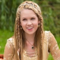 Jenessa Grant – Bild: The CW/Christos Kalohoridis Jenessa Grant – Bild: The CW/Christos Kalohoridis