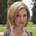 Julia Stinshoff – Bild: HR/Degeto/Hubert Mican Julia Stinshoff – Bild: HR/Degeto/Hubert Mican