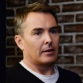 Nolan North – Bild: Disney/Eric McCandless Nolan North – Bild: Disney/Eric McCandless