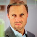 Philipp Hochmair – Bild: ARD/ORF/MR Film/Petro Domenigg Philipp Hochmair – Bild: ARD/ORF/MR Film/Petro Domenigg