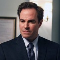Roger Bart – Bild: NBC Universal Roger Bart – Bild: NBC Universal