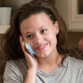 Sarah Jeffery – Bild: ORF Sarah Jeffery – Bild: ORF
