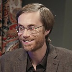 Stephen Merchant – Bild: HBO/ BBC Pictures/ Ray Burmiston Stephen Merchant – Bild: HBO/ BBC Pictures/ Ray Burmiston