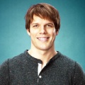 Jake Lacy – Bild: FOX Jake Lacy – Bild: FOX