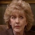 Patricia Hodge – Bild: BBC Patricia Hodge – Bild: BBC