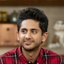 Adhir Kalyan – Bild: 2021 Warner Bros. Entertainment Inc. All Rights Reserved. / Erik Voake Lizenzbild frei