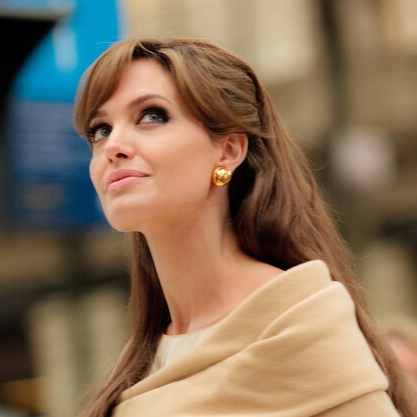 Angelina Jolie – Bild: Puls 8