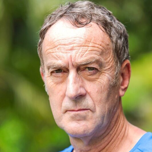 Angus Deayton – Bild: ORF/​BBC/​Red Planet Pictures/​Denis Guyenon