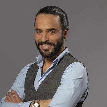 Assaad Bouab – Bild: Mika COTELLON - FTV - MONVOISIN PROD - MOTHER PROD