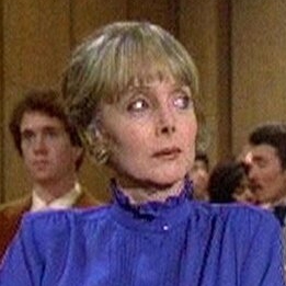 Carolyn Jones – Bild: Kabel Eins Classics