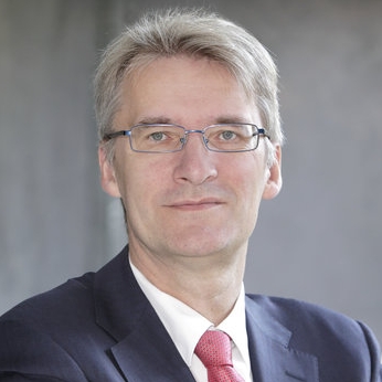 Elmar Theveßen – Bild: ZDF/Rico Rossival