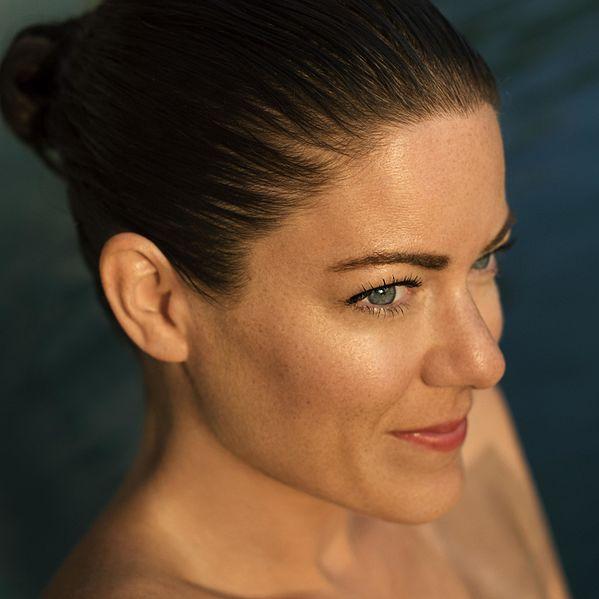 Emilie-Claire Barlow – Bild: Emilie-Claire Barlow, Emilie-Claire Barlow 2015 Zipolite 03 (29739310195), CC BY-SA 2.0