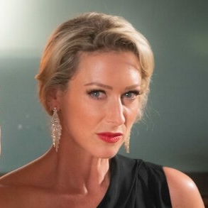 Faye Tozer – Bild: ZDF und Mark Bourdillon/Bentley Productions/All3Media.