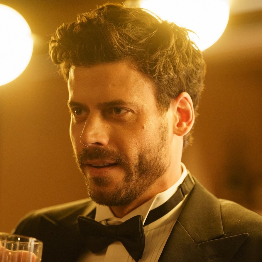 François Arnaud – Bild: HBO Max François Arnaud – Bild: HBO Max