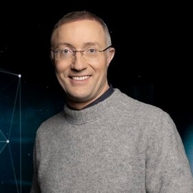 Dr. Gernot Grömer – Bild: ServusTV / Manuel Seeger