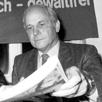 Gert Bastian – Bild: WDR/dpa/Frank Leonhardt