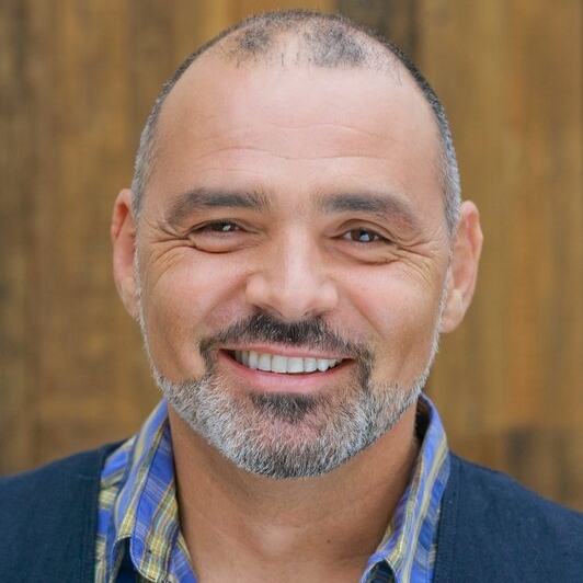 Giovanni Arvaneh – Bild: ORF/ZDF/Christian A. Rieger