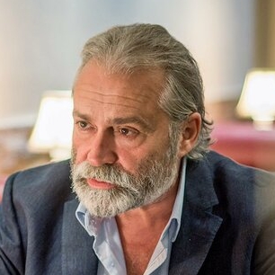 Haluk Bilginer – Bild: Gordon Timpen/RIVA Filmproduktion