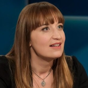 Heidi Reichinnek – Bild: WDR/Oliver Ziebe