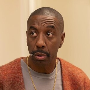 J.B. Smoove – Bild: Warner / Die Verwendung ist nur bei redaktioneller Berichterstattung im Rahmen einer Programmankündigung ab 2 Monate vor der ersten Auss / © HBO® and related service marks are the property of Home Box Office, Inc.