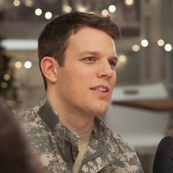 Jake Lacy – Bild: Puls 8