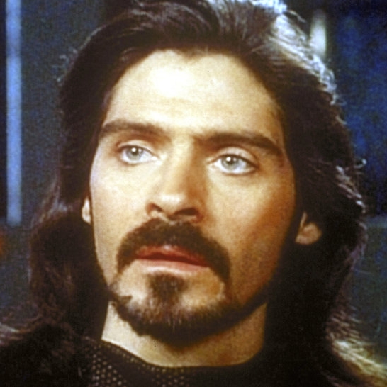 Jason Carter – Bild: WARNER BROS.