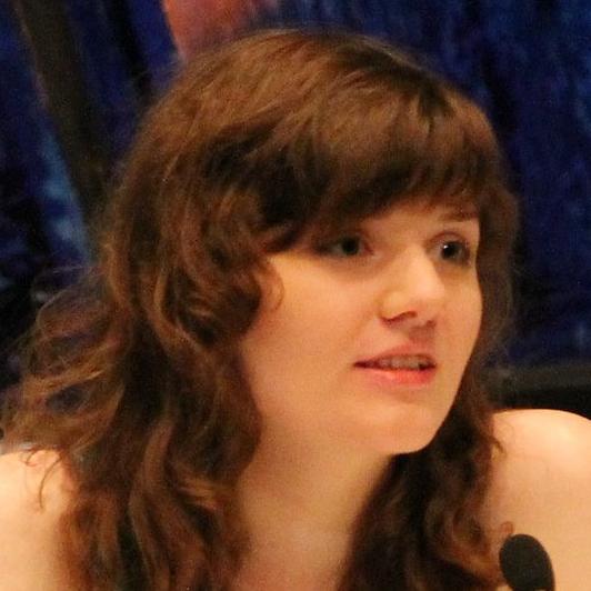 Jennifer Weiß – Bild: Brony 2014, Jennifer Weiß GalaCon 2014 1, CC BY-SA 2.5