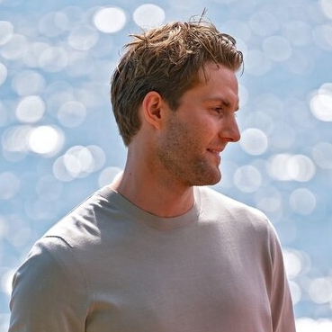 Julian Bloedorn – Bild: ORF/ZDF/Ralf Wilschewski