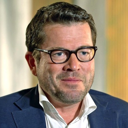 Karl-Theodor zu Guttenberg – Bild: phoenix/ZDF/Boris Mahlau