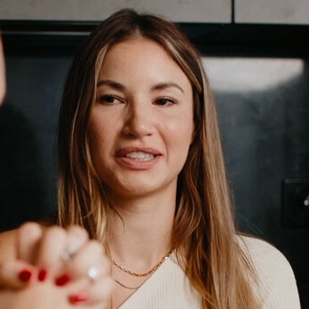 Leila Ladari – Bild: SRF2