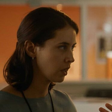 Liz Kingsman – Bild: WDR/Cinétévé/Studio Hamburg Serienwerft