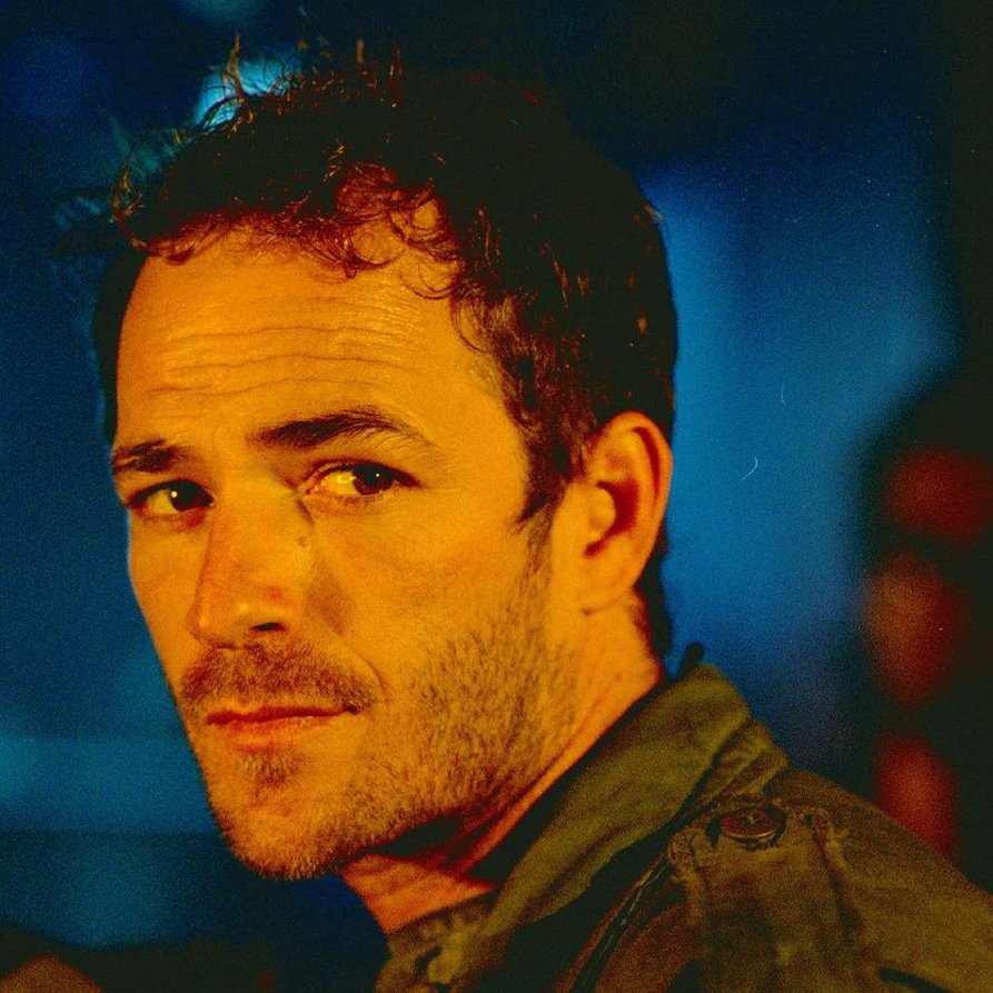 Luke Perry – Bild: TVNOW /​ © 2001 MGM GLOBAL HOLDINGS INC. All Rights Reserved.