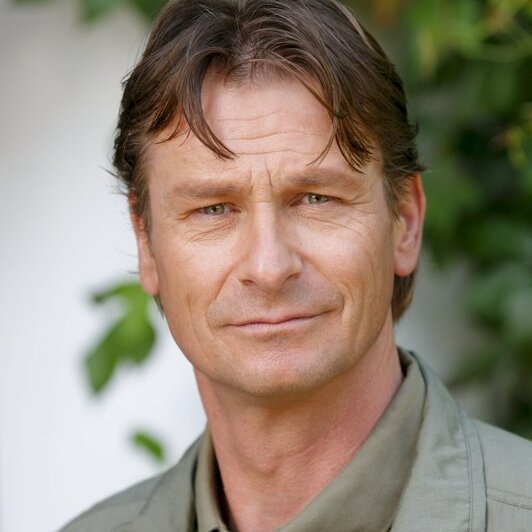 Matthias Kostya – Bild: ORF/ZDF/Christian A. Rieger Matthias Kostya – Bild: ORF/ZDF/Christian A. Rieger