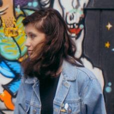 Noël Wells – Bild: Puls 8