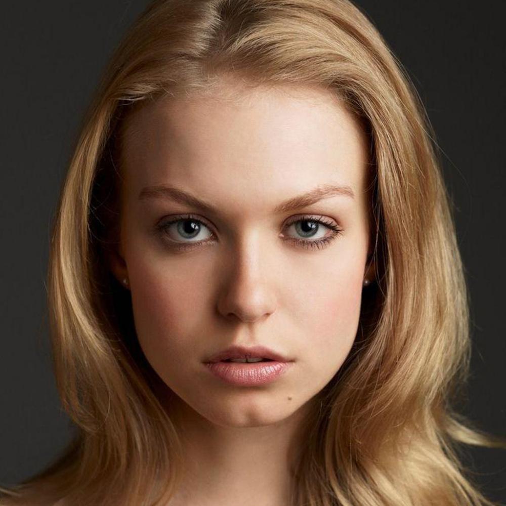 Penelope Mitchell – Bild: Netflix/Gaumont International Television
