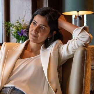 Rakhee Thakrar – Bild: ZDF/Ryan Kernaghan