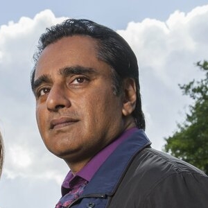 Sanjeev Bhaskar – Bild: France 3