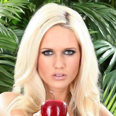 Sarah Knappik – Bild: RTL / Stefan Gregorowius