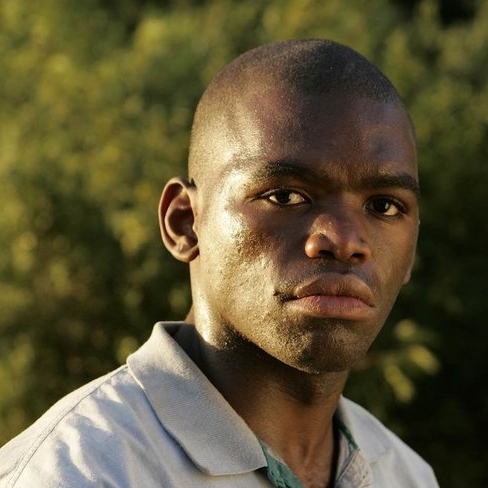 Sivuyile Ngesi – Bild: Puls 8