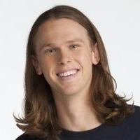 Spencer Daniels – Bild: Warner Bros. Television