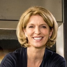 Dr. Susanne Holst – Bild: ARD/Martin Rottenkolber