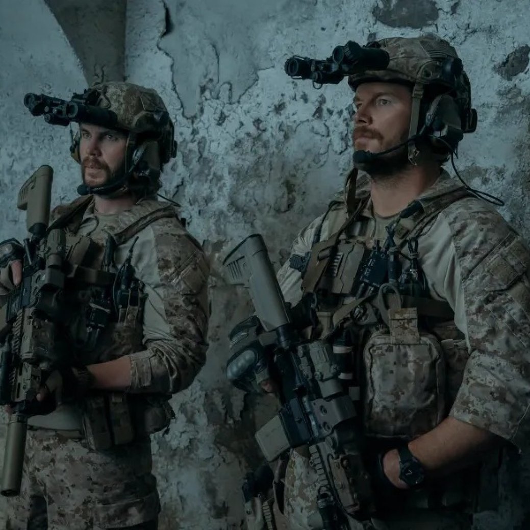 „The Terminal List: Dark Wolf“: Taylor Kitsch („American Primeval“) in geheimer Mission – Review – Prequel zum Rachereißer „The Terminal List – Die Abschussliste“ lässt sich mit Nervenkitzel Zeit – Bild: Prime Video/​Attila Szvacsek