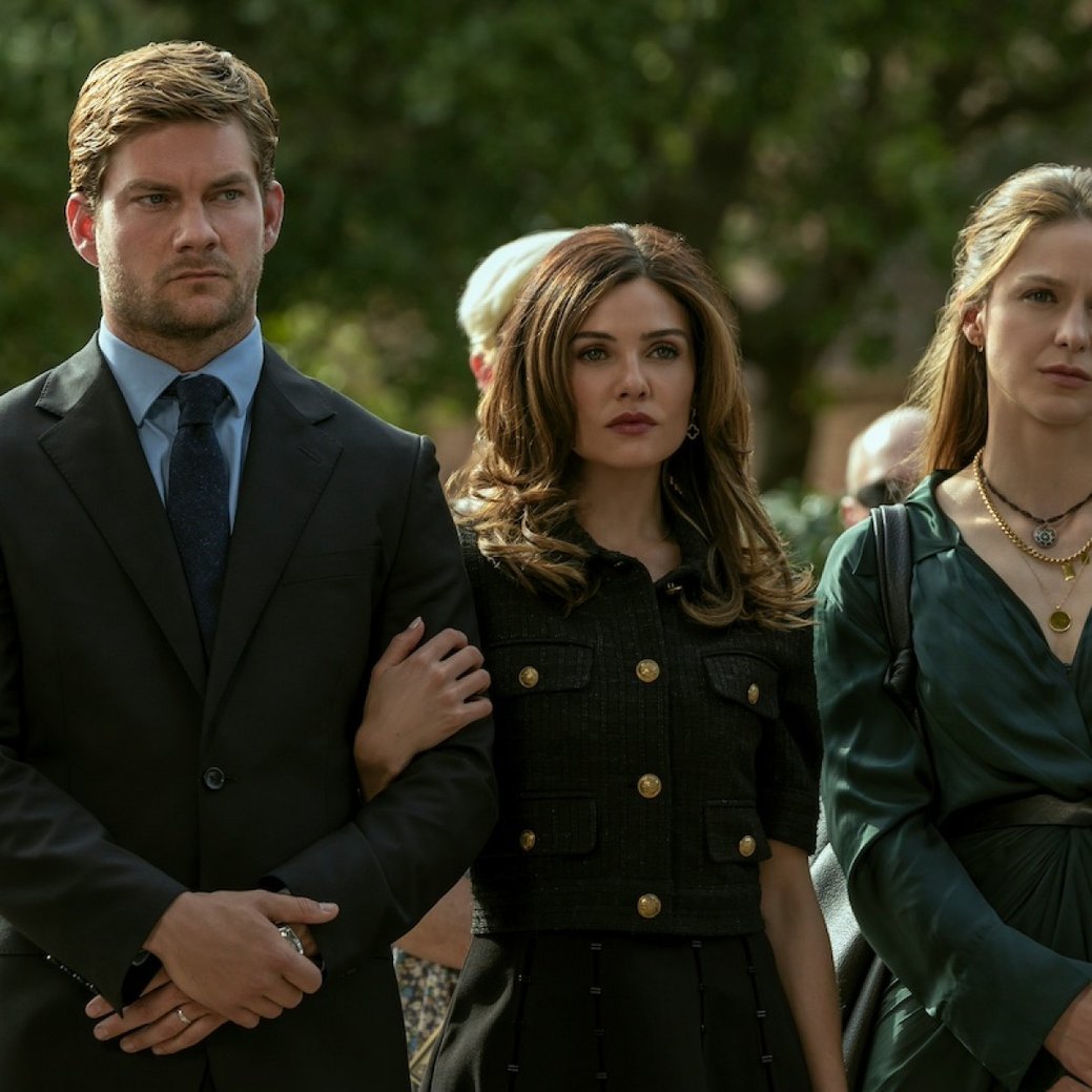 „The Waterfront“: Familien-Soap mit Hai-Attacken – Review – Netflix-Serie von „Vampire Diaries“-Macher fischt unterhaltsam in seichten Gewässern – Bild: Netflix