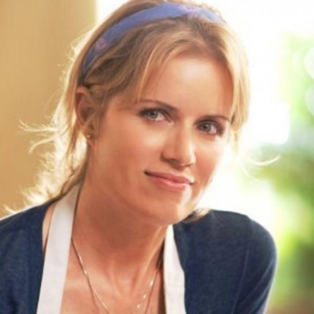 Kim Dickens übernimmt weibliche Hauptrolle im „Walking Dead“-Spin-Off –  fernsehserien.de