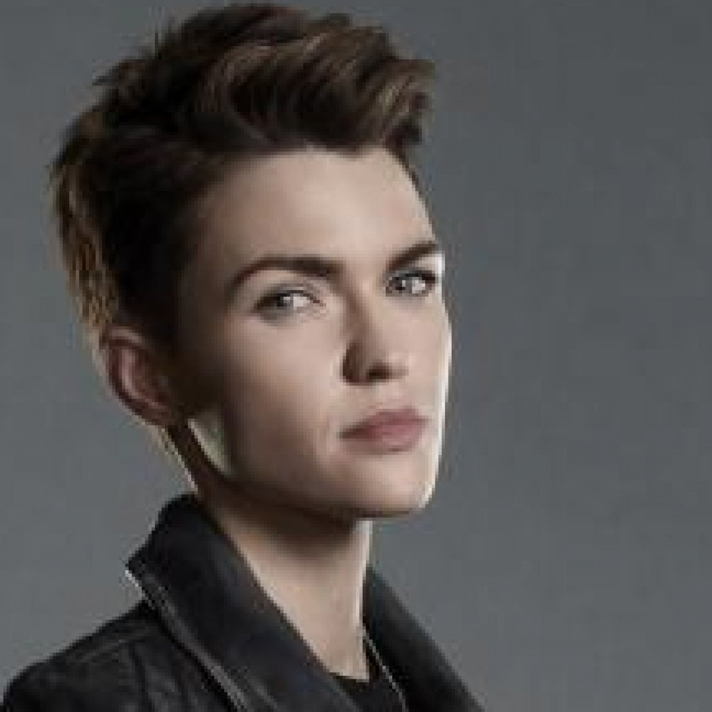 Batwoman Hauptdarstellerin Ruby Rose Verlasst Serie Auf Eigenen Wunsch Fernsehserien De