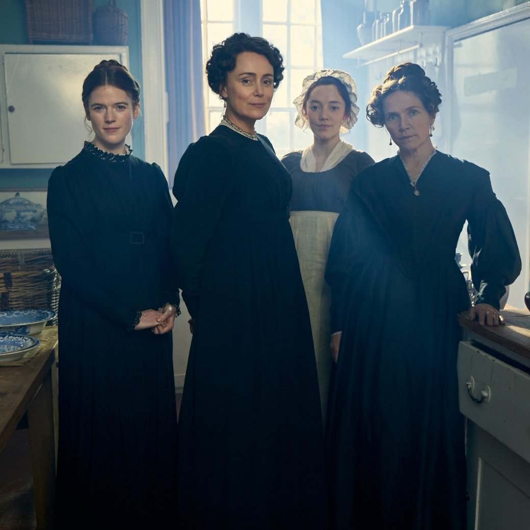 „Miss Austen“: Die Schwester, die Jane Austens Briefe verbrannte – Review – BBC-Vierteiler verquirlt Fakten und Fiktion in bewährt hochwertiger Kostümromantik – Bild: BBC One