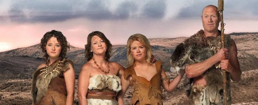 „10,000 BC“: Britische Realityshow schickt Kandidaten in die Steinzeit – 20 Teilnehmer leben unter spartanischen Bedingungen – Bild: Channel 5