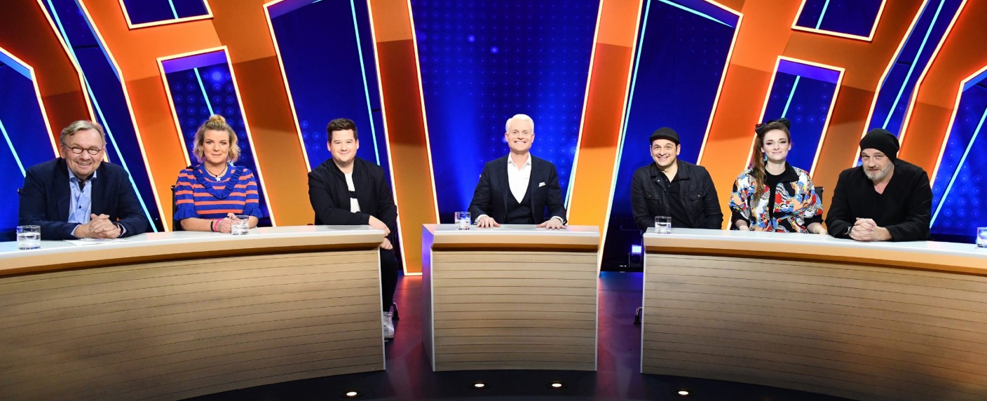 „7 Tage, 7 Köpfe“ auf Sendeplatz nach Mitternacht verbannt – RTL reagiert auf schlechte Quoten des Comedy-Wochenrückblicks – Bild: RTL/​Steffen Z. Wolff/​Brainpool